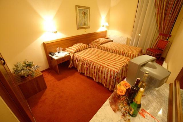Hotel Dinara Livno Quarto foto