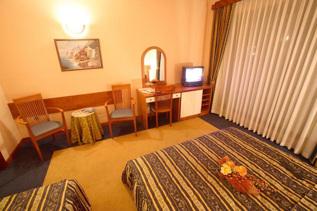 Hotel Dinara Livno Quarto foto
