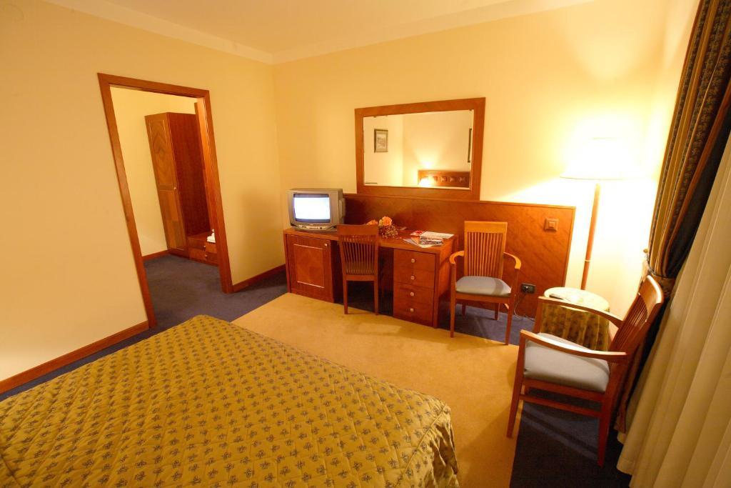 Hotel Dinara Livno Quarto foto